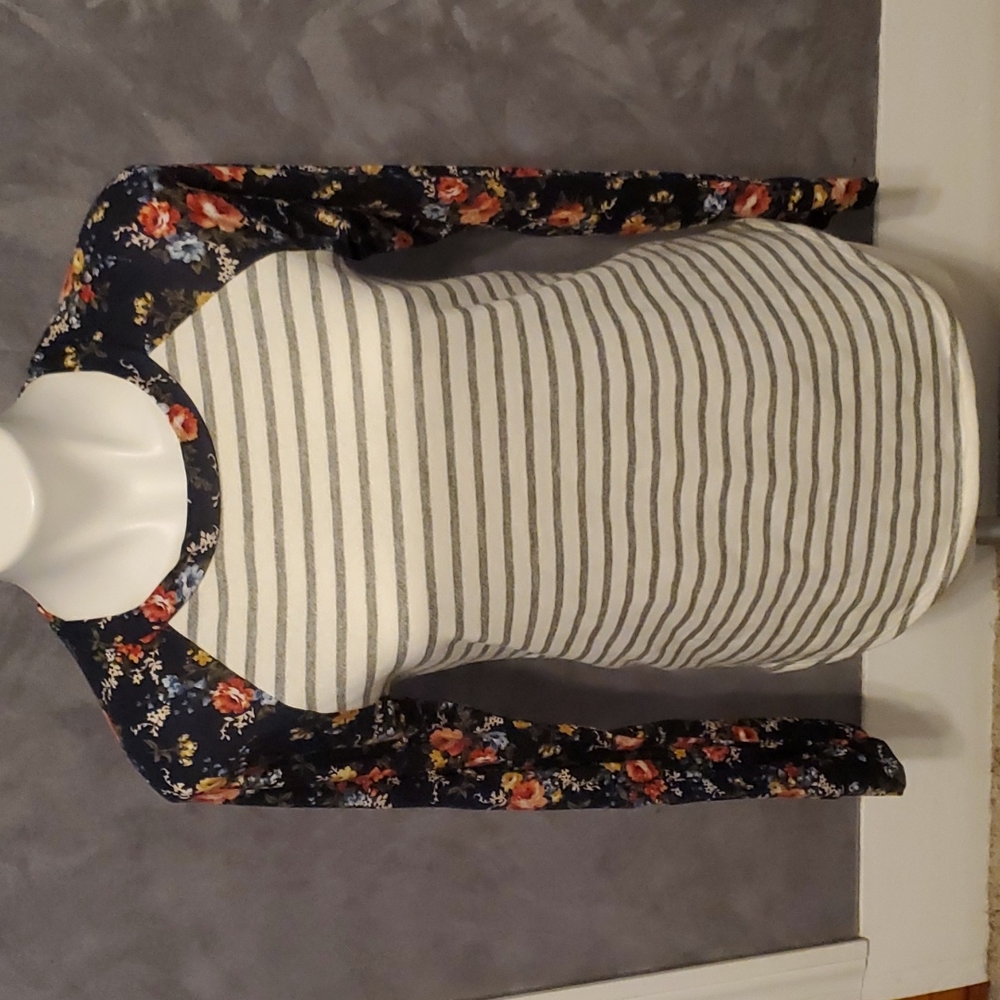 First Look Stripe & Floral Design Long Sleeve Blouse Sz Small